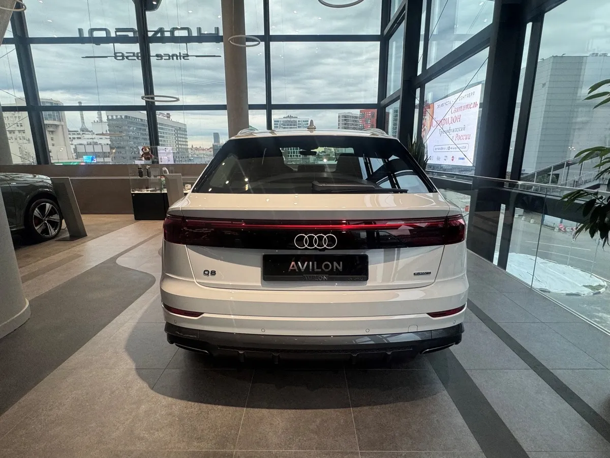 Audi Q8 3.0 TDI Tiptronic quattro (286 л.с.) Белый в АВИЛОН. Слайд №5