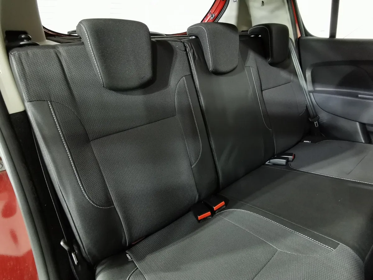 Renault Sandero 1.6 CVT (113 л.с.) Stepway Life City Красный в АВИЛОН. Слайд №16