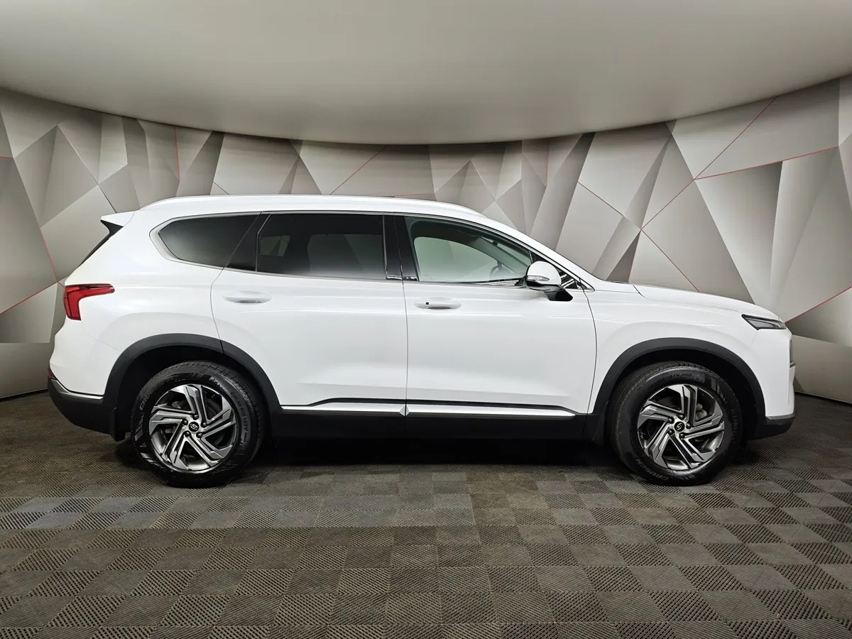 Hyundai Santa Fe 2.2 CRDi AWD 8AT (200 л.с.) Prestige Белый в АВИЛОН. Слайд №5 Hyundai Santa Fe 2.2 CRDi AWD 8AT (200 л.с.) Prestige Белый в АВИЛОН. Слайд №5
