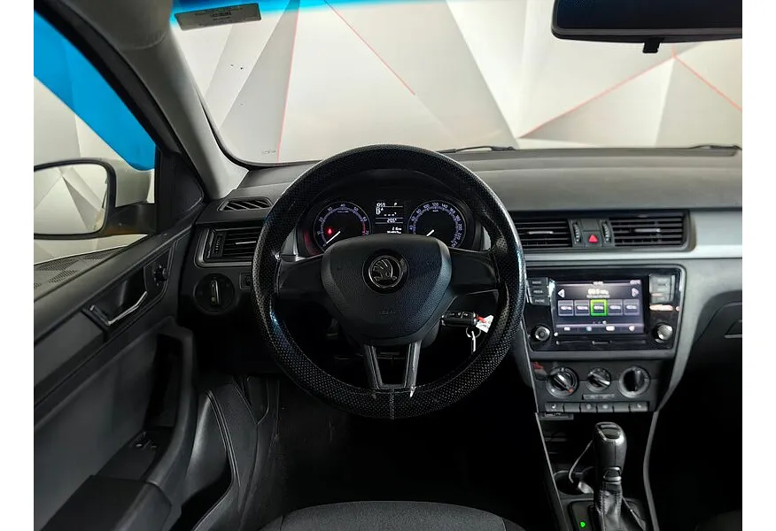 Skoda Rapid 1.6 AT (110 л.с.) Белый в АВИЛОН. Слайд №18