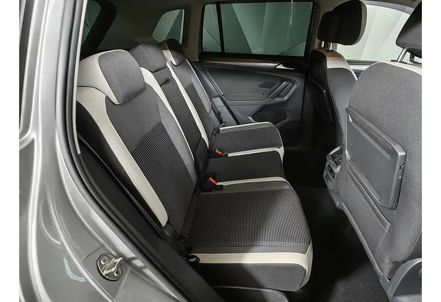 Volkswagen Tiguan 2.0 TSI 4Motion DSG (180 л.с.) OFFROAD Серый в АВИЛОН. Слайд №16