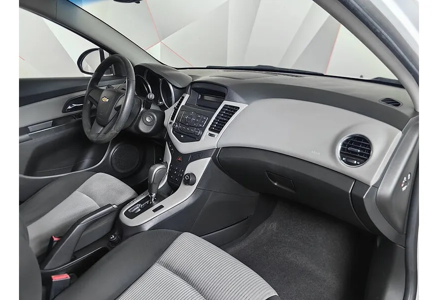 Chevrolet Cruze 1.6 AT (109 л.с.) Белый в АВИЛОН. Слайд №13 Chevrolet Cruze 1.6 AT (109 л.с.) Белый в АВИЛОН. Слайд №13