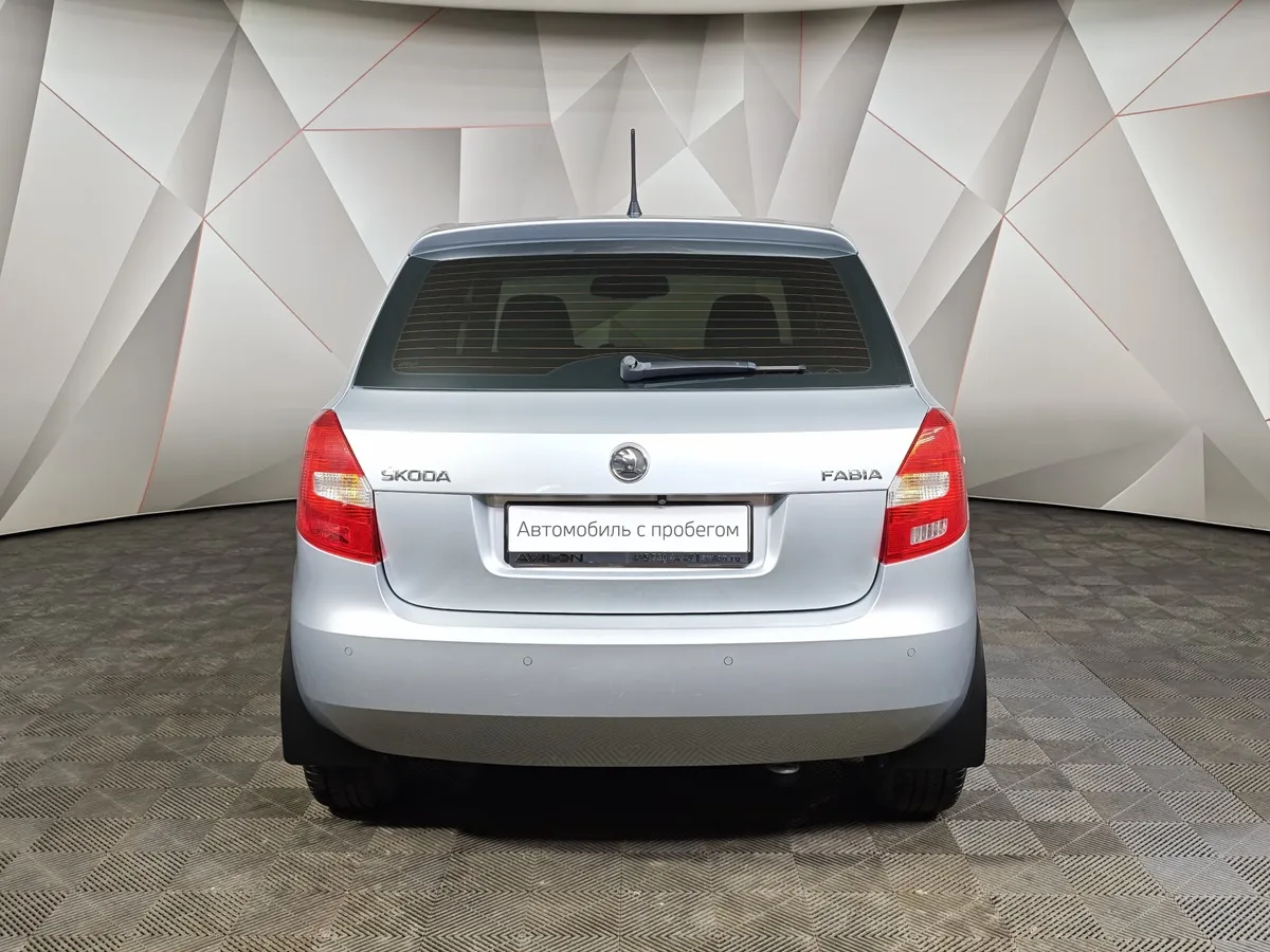 Skoda Fabia 1.6 AT (105 л.с.) Серебристый в АВИЛОН. Слайд №8