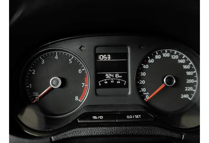 Volkswagen Polo 1.6 Tiptronic (105 л.с.) Comfortline Серебристый в АВИЛОН. Слайд №17