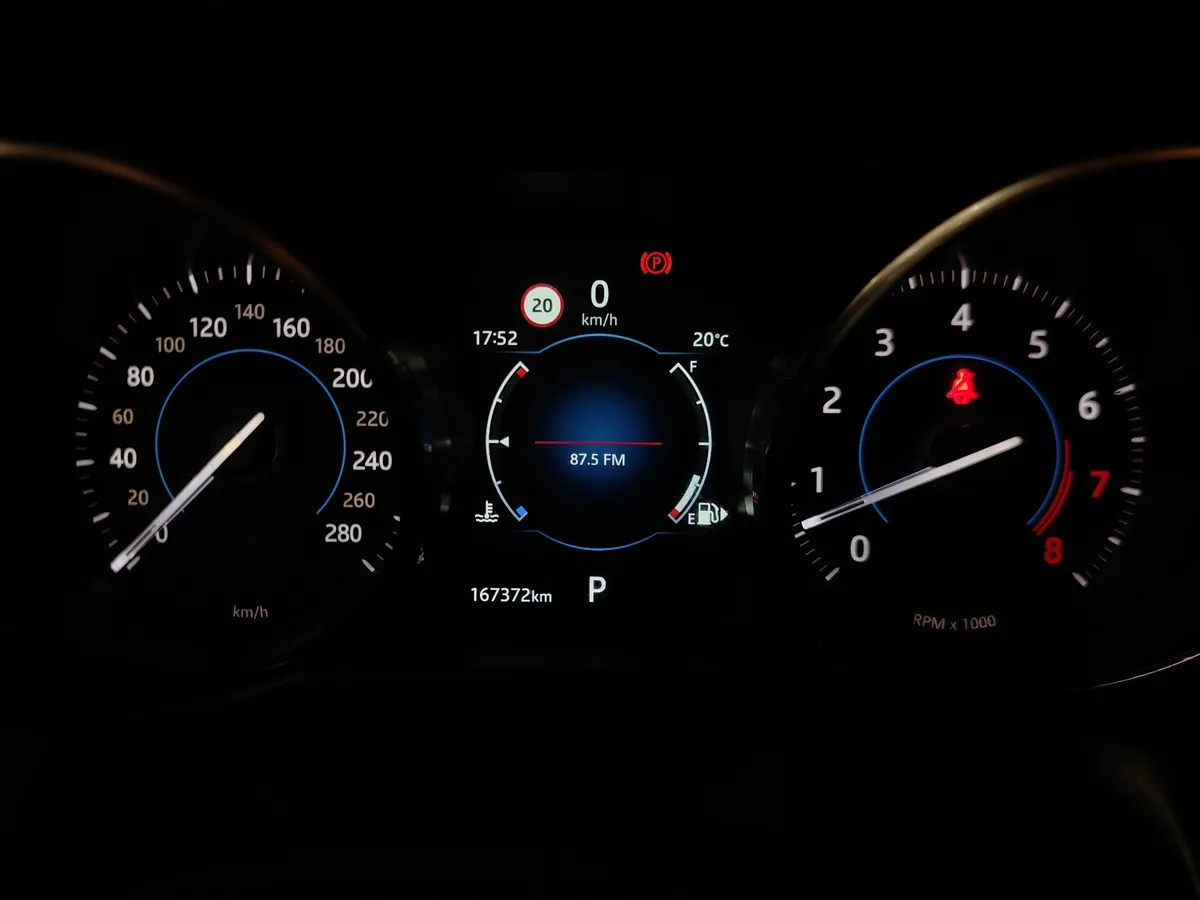 Jaguar XF 3.0 AT AWD (380 л.с.) S Белый в АВИЛОН. Слайд №18