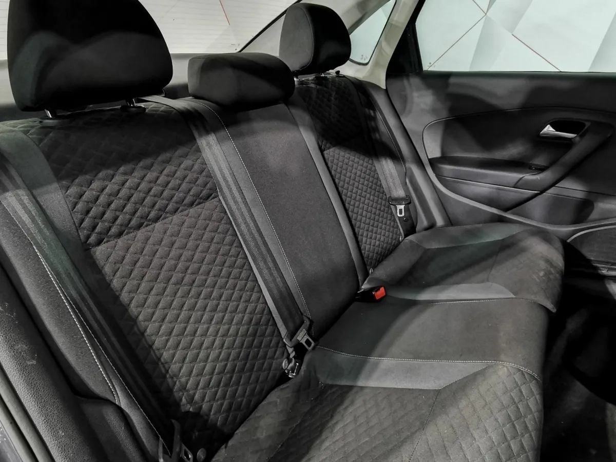 Volkswagen Polo 1.6 MPI AT (110 л.с.) Trendline Серый в АВИЛОН. Слайд №16