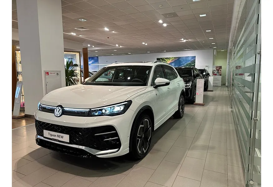 АВИЛОН - Volkswagen Tiguan 380 TSI 2.0 DSG 4WD (220 л.с.) R-Line Белый - slide 0