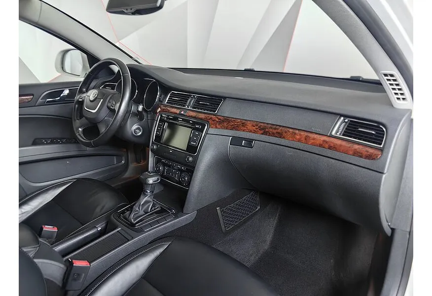 АВИЛОН - Skoda Superb 1.8 TSI AT (152 л.с.) Белый - slide 13