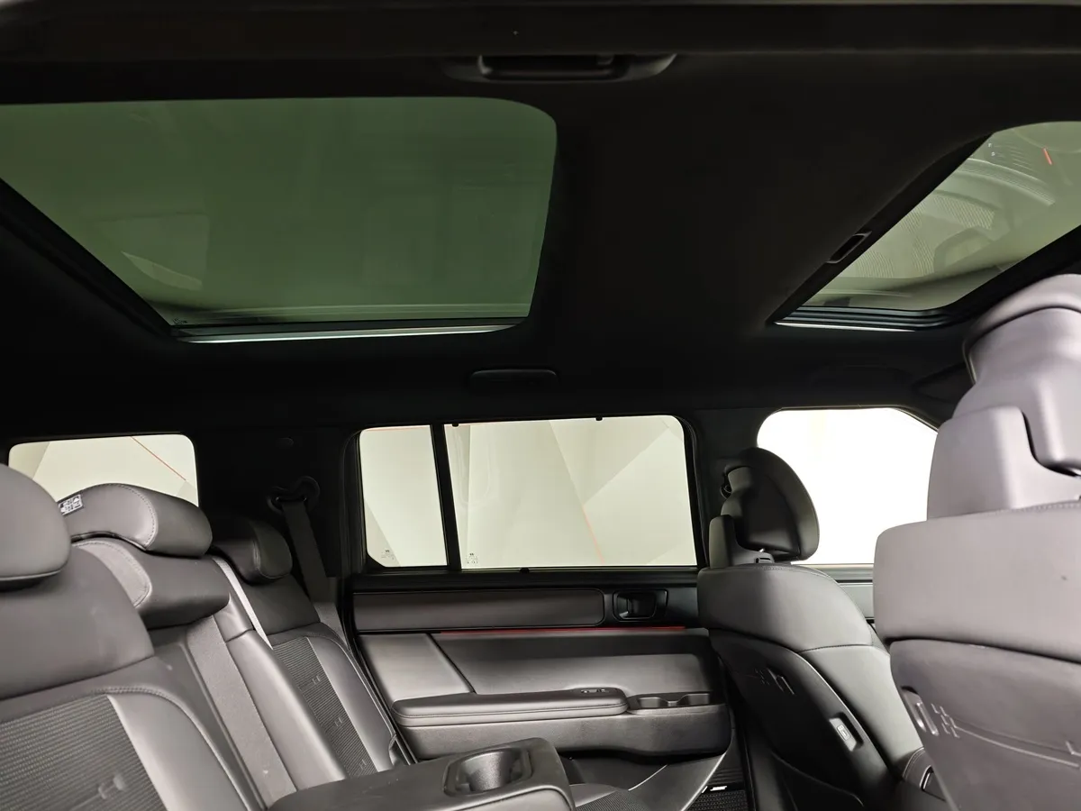 Hyundai Santa Fe 2.5 T-GDI 8DCT 4WD 6 seats (281 л.с.) Calligraphy Черный в АВИЛОН. Слайд №29