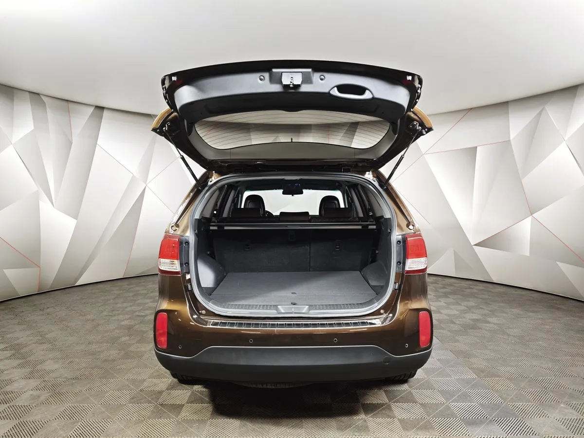 Kia Sorento 2.4 AT (175 л.с.) Classic Коричневый в АВИЛОН. Слайд №12