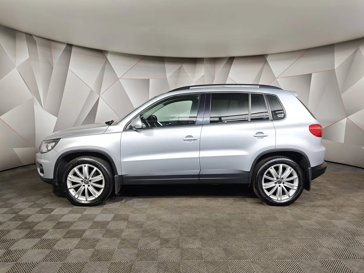 Volkswagen Tiguan 2.0 TSI 4Motion AT (180 л.с.) Sport&Style Серебристый в АВИЛОН. Слайд №5