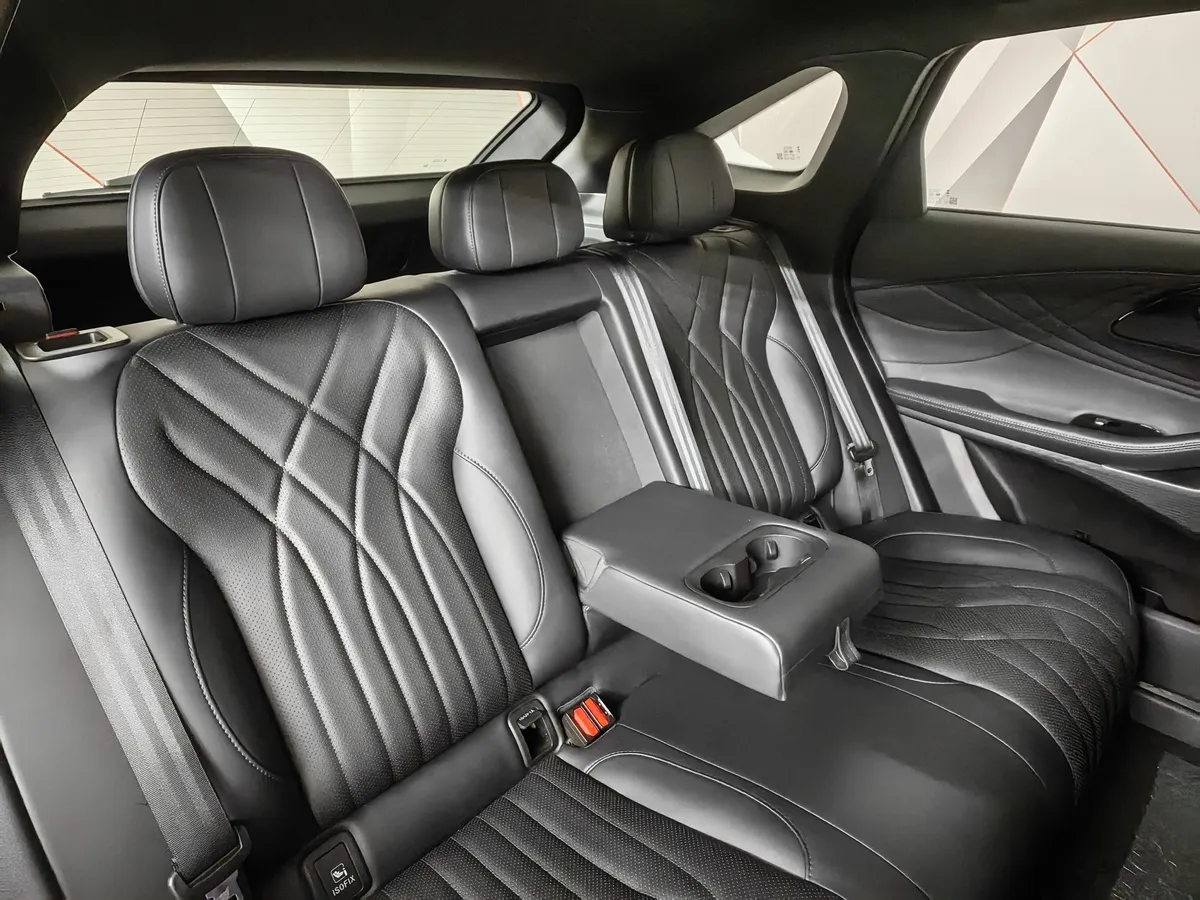 EXEED RX 2.0T DCT 4WD (249 л.с.) Prestige Белый в АВИЛОН. Слайд №17