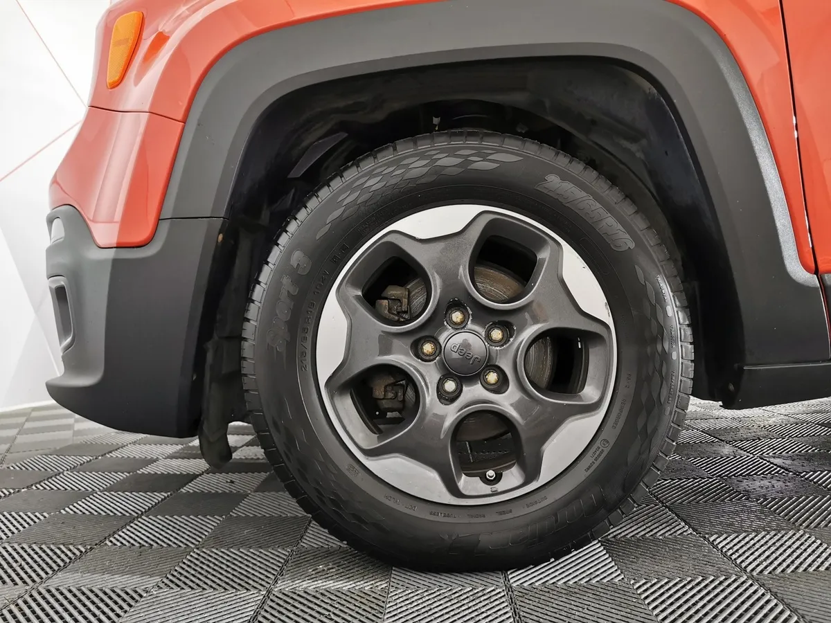 Jeep Renegade 1.4 AMT (140 л.с.) Limited Оранжевый в АВИЛОН. Слайд №9