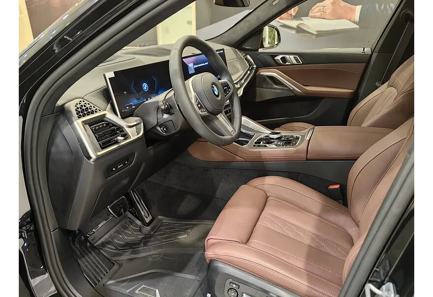 LIVE. Слайд №8