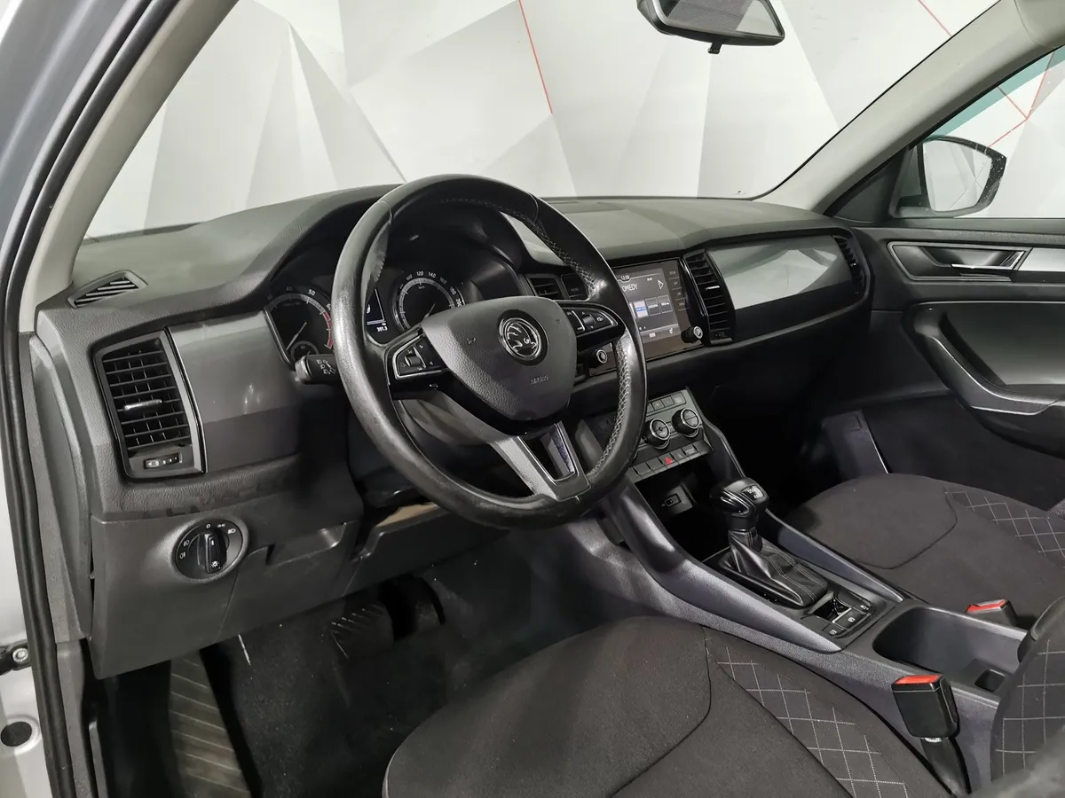 Skoda Kodiaq 1.4 TSI DSG 4X4 (150 л.с.) Серый в АВИЛОН. Слайд №17