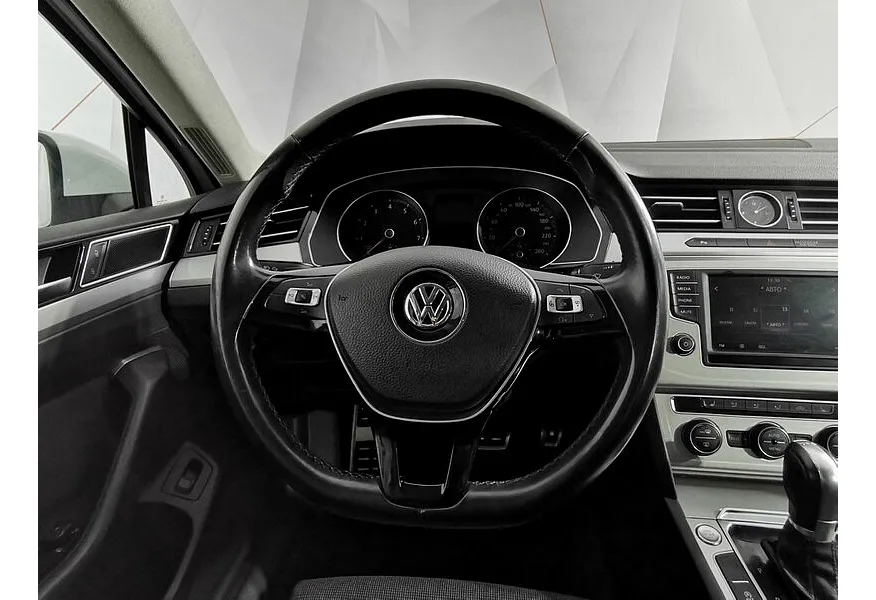 Volkswagen Passat 1.8 TSI BlueMotion DSG (180 л.с.) Highline Белый в АВИЛОН. Слайд №12
