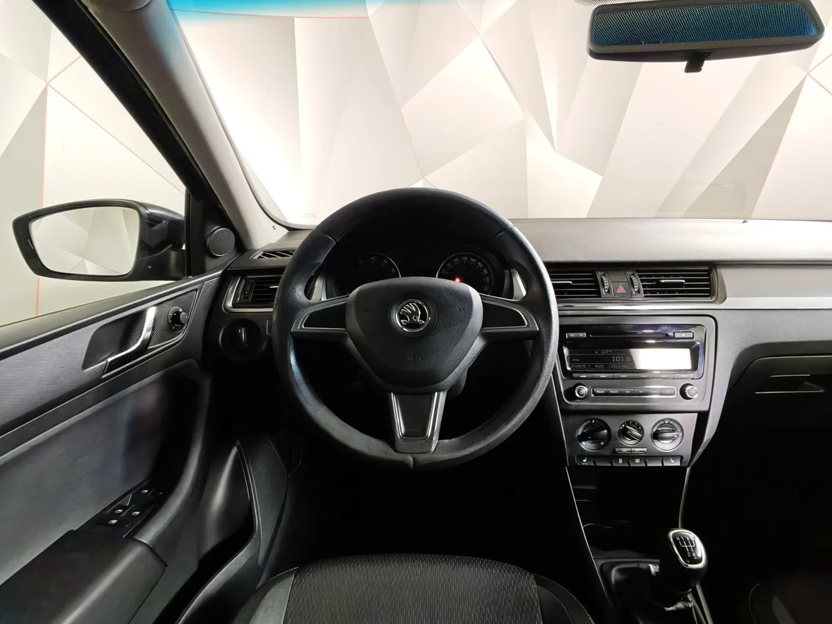 Skoda Rapid 1.6 MT (105 л.с.) Черный в АВИЛОН. Слайд №17