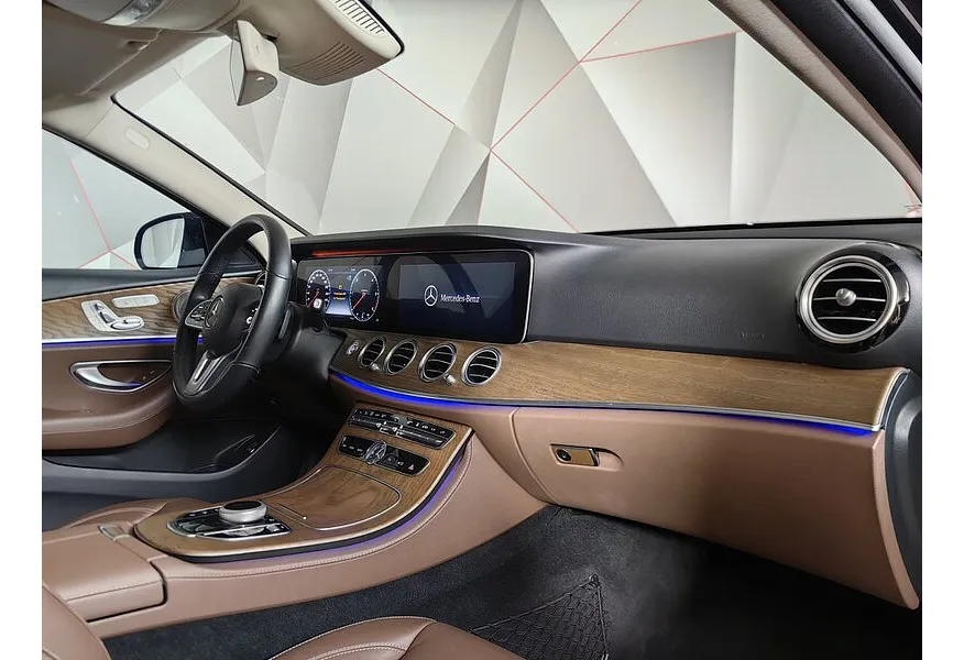 Mercedes-Benz E-Класс E 220 d 4MATIC 9G-TRONIC (194 л.с.) Luxury Черный в АВИЛОН. Слайд №13