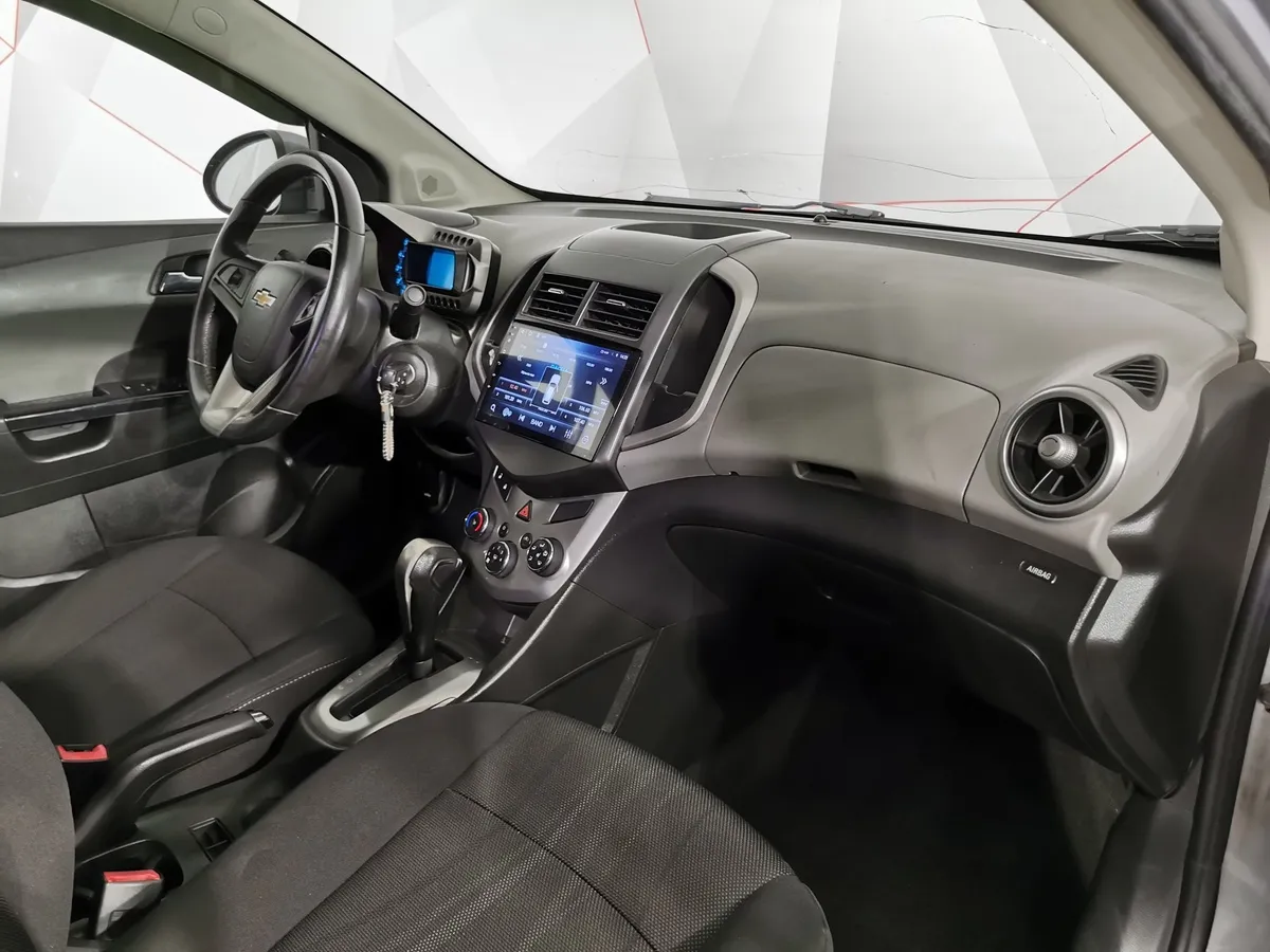 Chevrolet Aveo 1.6 AT (115 л.с.) Серый в АВИЛОН. Слайд №12