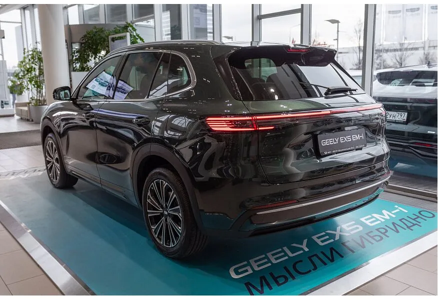 Geely EX5 EM-i 1.5 PHEV DHT FWD (218 л.с.) Max Зеленый в АВИЛОН. Слайд №8