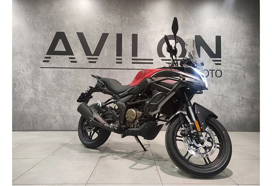 VOGE 300DS 292 см³ (29 л.с.) Красный в АВИЛОН. Слайд №2