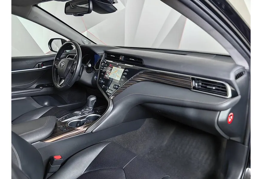 Toyota Camry 3.5 AT (249 л.с.) Черный в АВИЛОН. Слайд №12