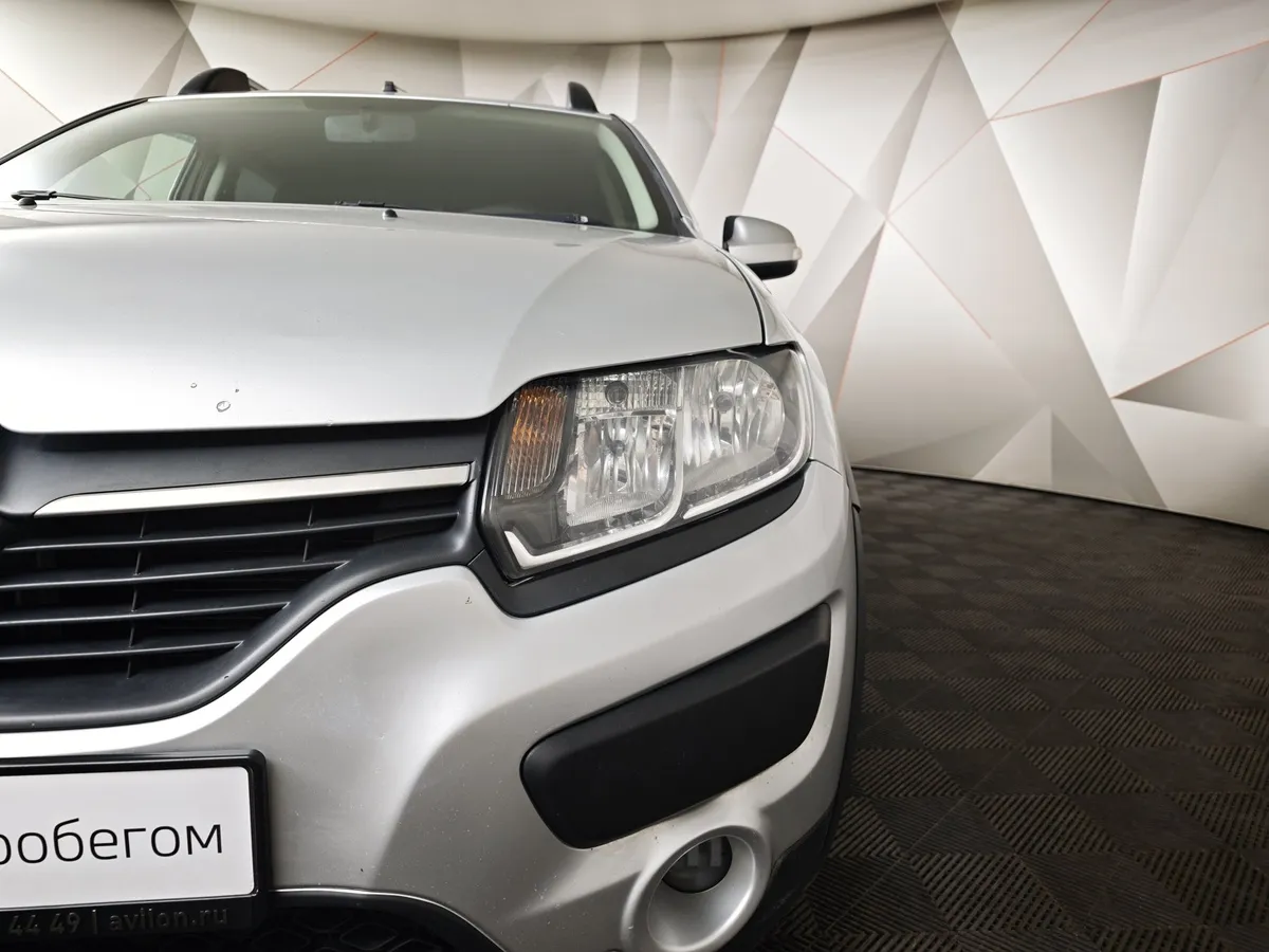 Renault Sandero 1.6 MT (102 л.с.) Privilege Бежевый в АВИЛОН. Слайд №10