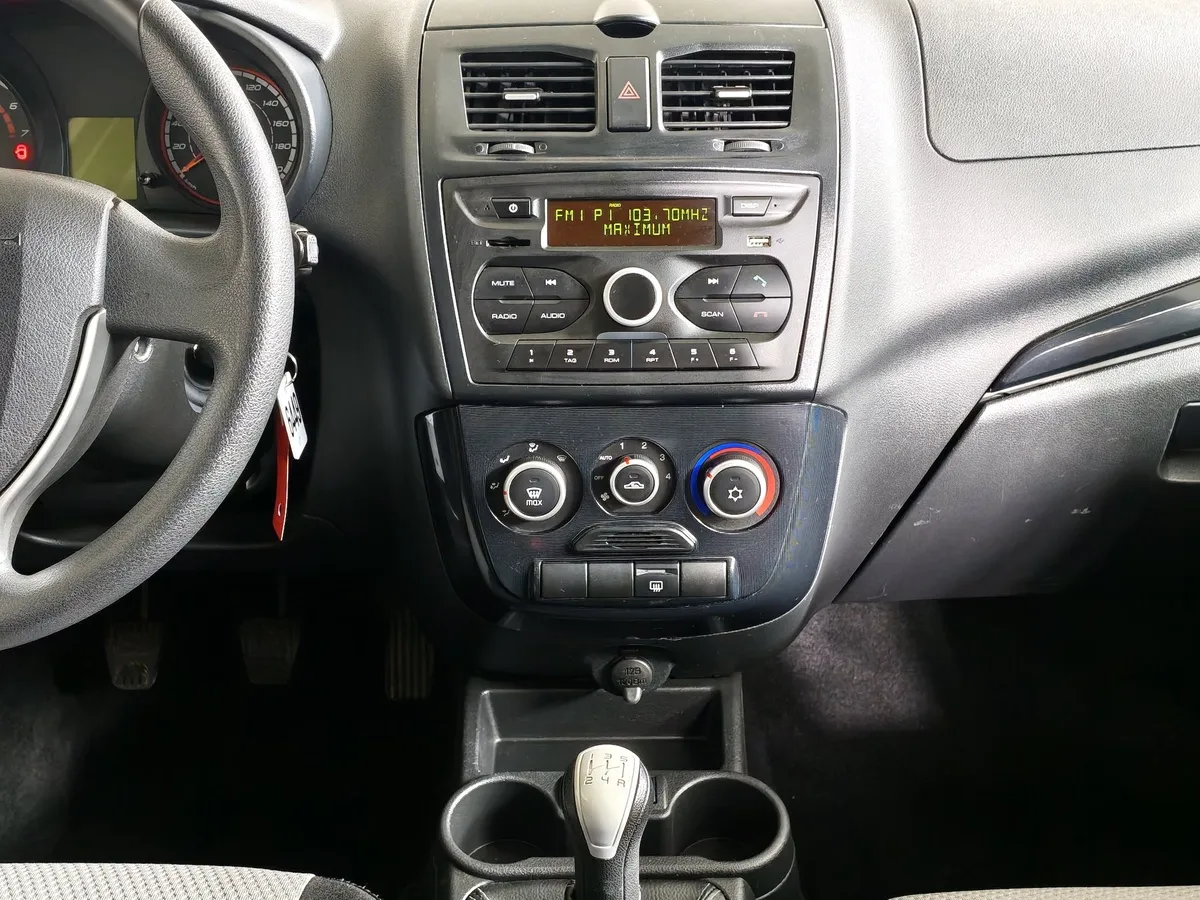 ВАЗ (Lada) Kalina 1.6 MT (87 л.с.) Белый в АВИЛОН. Слайд №13