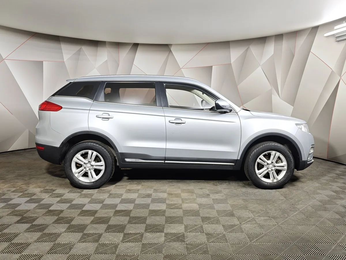 Geely Atlas 2.4 AT AWD (148 л.с.) Standard Серебристый в АВИЛОН. Слайд №6
