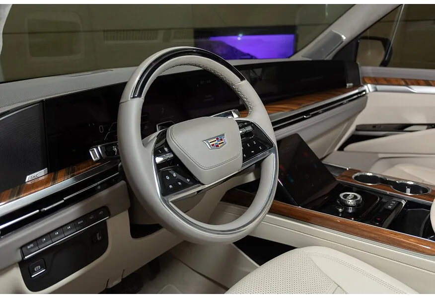 Cadillac Escalade 6.2 V8 AT AWD (420 л.с.) Sport Platinum Черный в АВИЛОН. Слайд №10