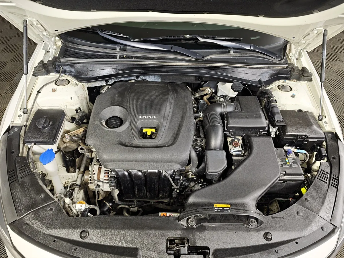 Kia Optima 2.0 AT (150 л.с.) Белый в АВИЛОН. Слайд №11