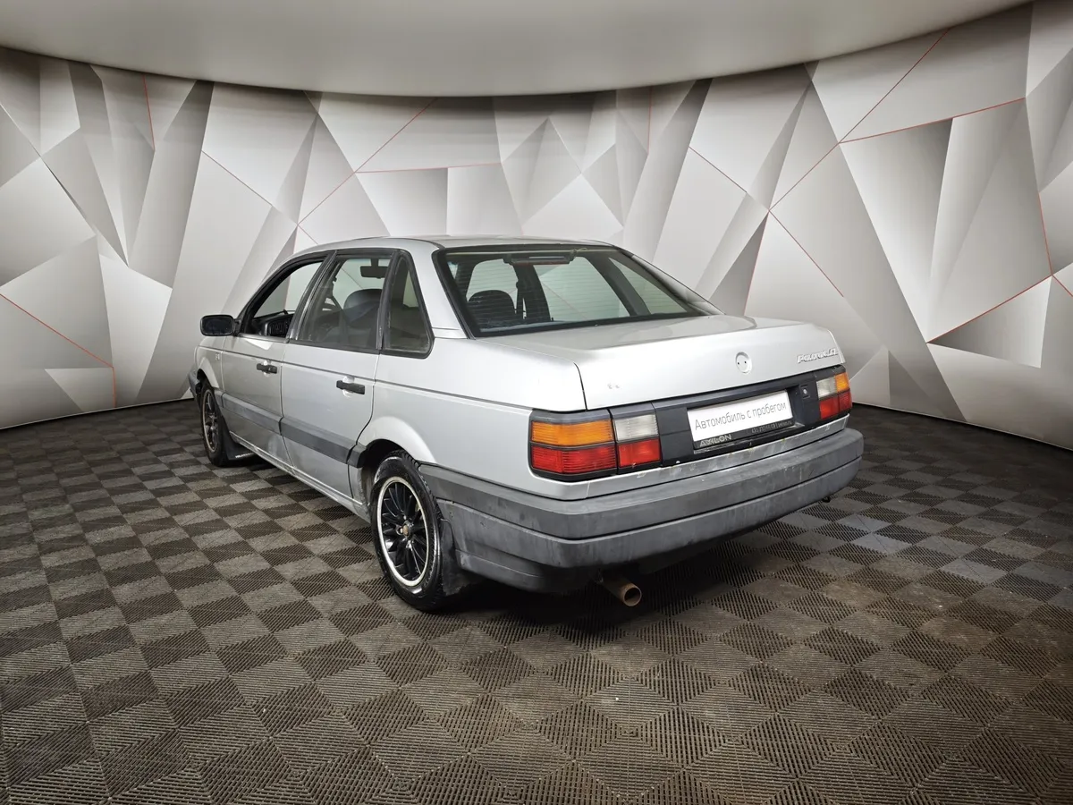 Volkswagen Passat 1.8 MT (90 л.с.) Белый в АВИЛОН. Слайд №4