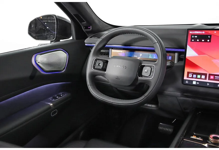 Lynk & Co 900 2.0 AT 4WD (884 л.с.) Ultra Черный в АВИЛОН. Слайд №12