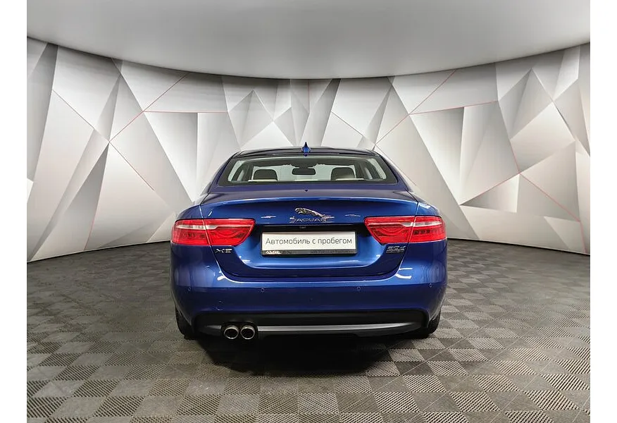 Jaguar XE 2.0 D AT AWD (180 л.с.) S Синий в АВИЛОН. Слайд №8
