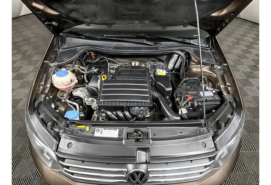 Volkswagen Polo 1.6 MPI AT (110 л.с.) Highline Коричневый в АВИЛОН. Слайд №11