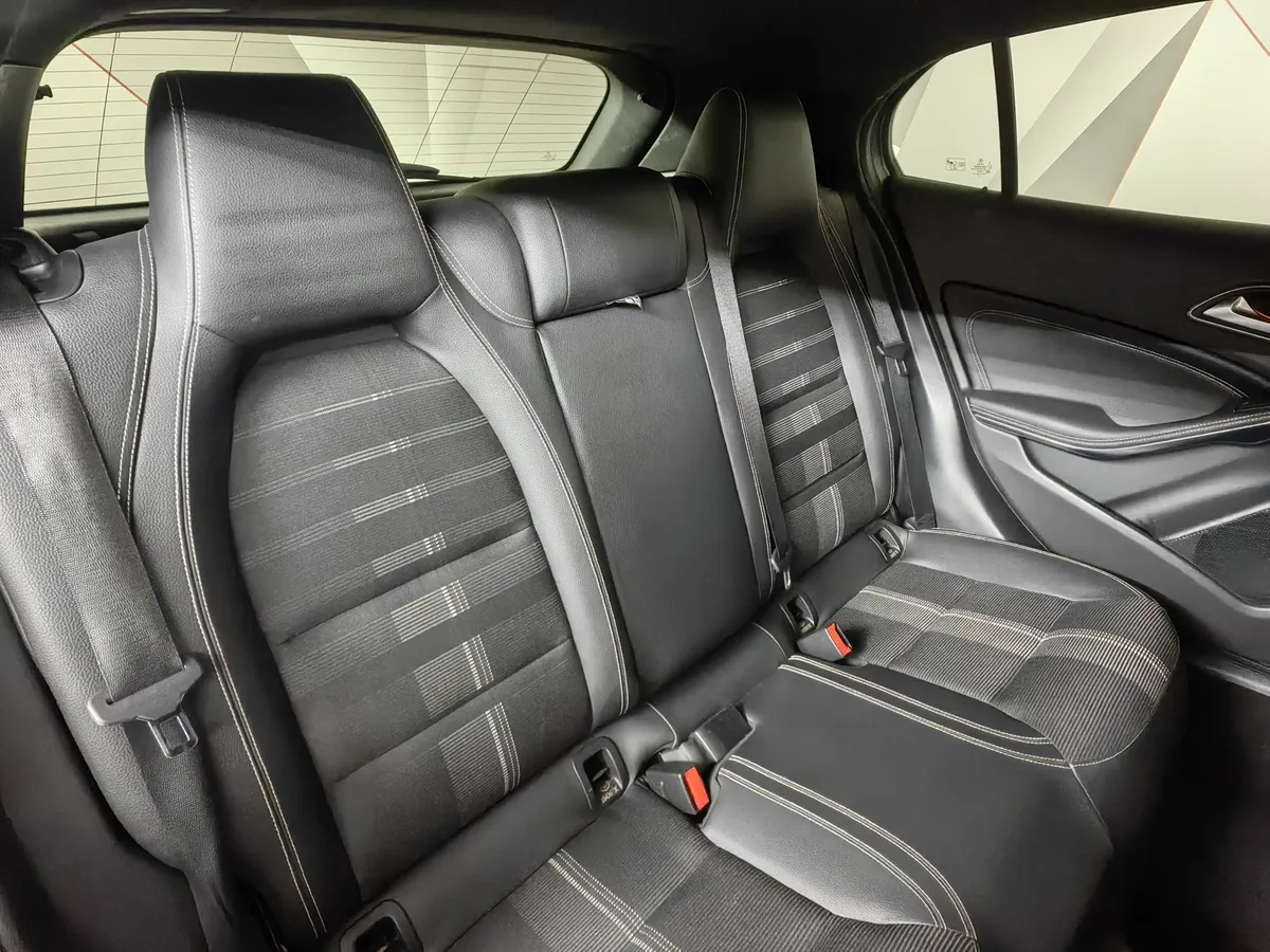 Mercedes-Benz GLA 200 7G-DCT (150 л.с.) Особая серия Серый в АВИЛОН. Слайд №17