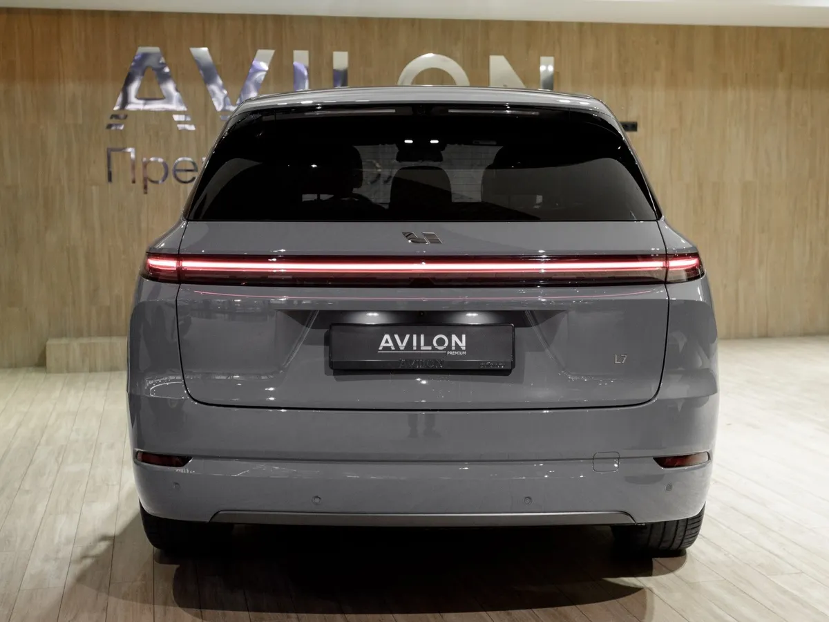 Li Auto L7 1.5 AT 4WD (449 л.с.) Ultra Голубой в АВИЛОН. Слайд №4
