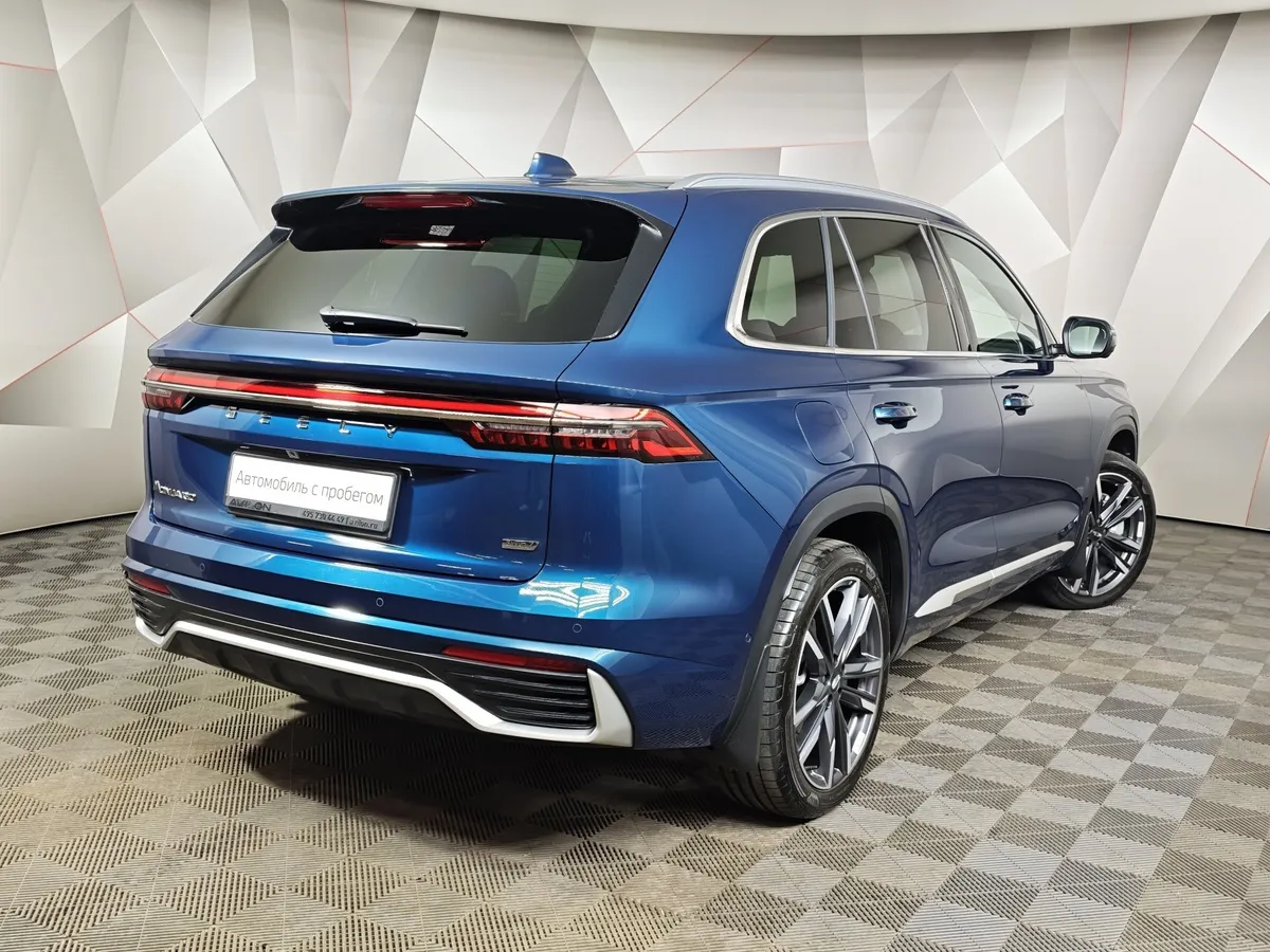 Geely Monjaro 2.0T 8AT 4WD (238 л.с.) Exclusive LE Синий в АВИЛОН. Слайд №2