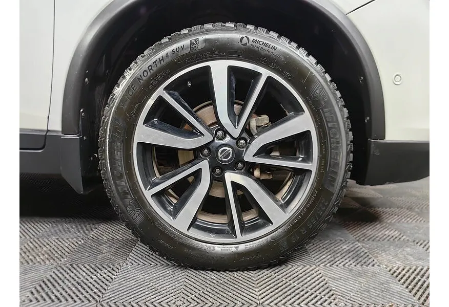 Nissan X-Trail 2.5 CVT AWD (171 л.с.) Белый в АВИЛОН. Слайд №9