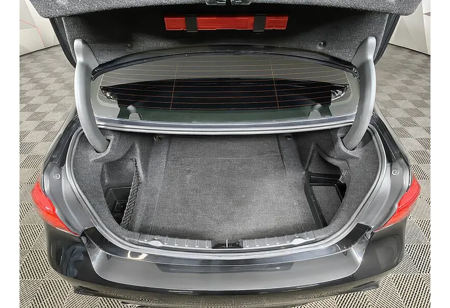 BMW 3 серия 320i xDrive AT (184 л.с.) Черный в АВИЛОН. Слайд №8