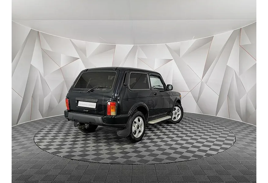 ВАЗ (Lada) 4x4 1.7 MT 8 кл. (83 л.с.) Зеленый в АВИЛОН. Слайд №2