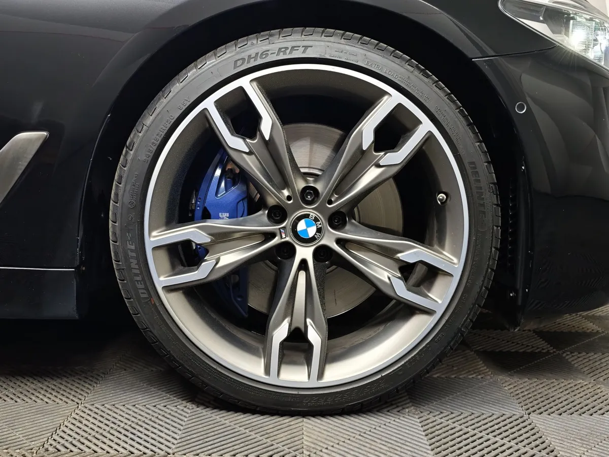 BMW 5 серия M550d xDrive Steptronic (400 л.с.) Черный в АВИЛОН. Слайд №7