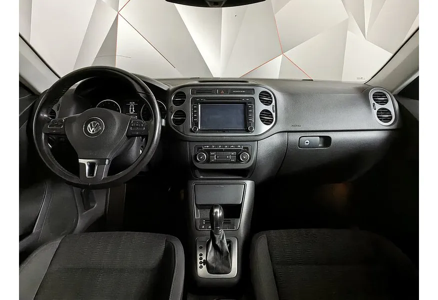 Volkswagen Tiguan 2.0 TSI 4Motion AT (170 л.с.) Track & Field Серебристый в АВИЛОН. Слайд №13