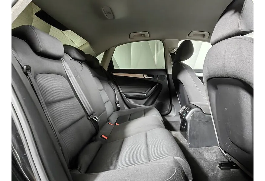 Audi A4 1.8 TFSI multitronic (160 л.с.) Черный в АВИЛОН. Слайд №16