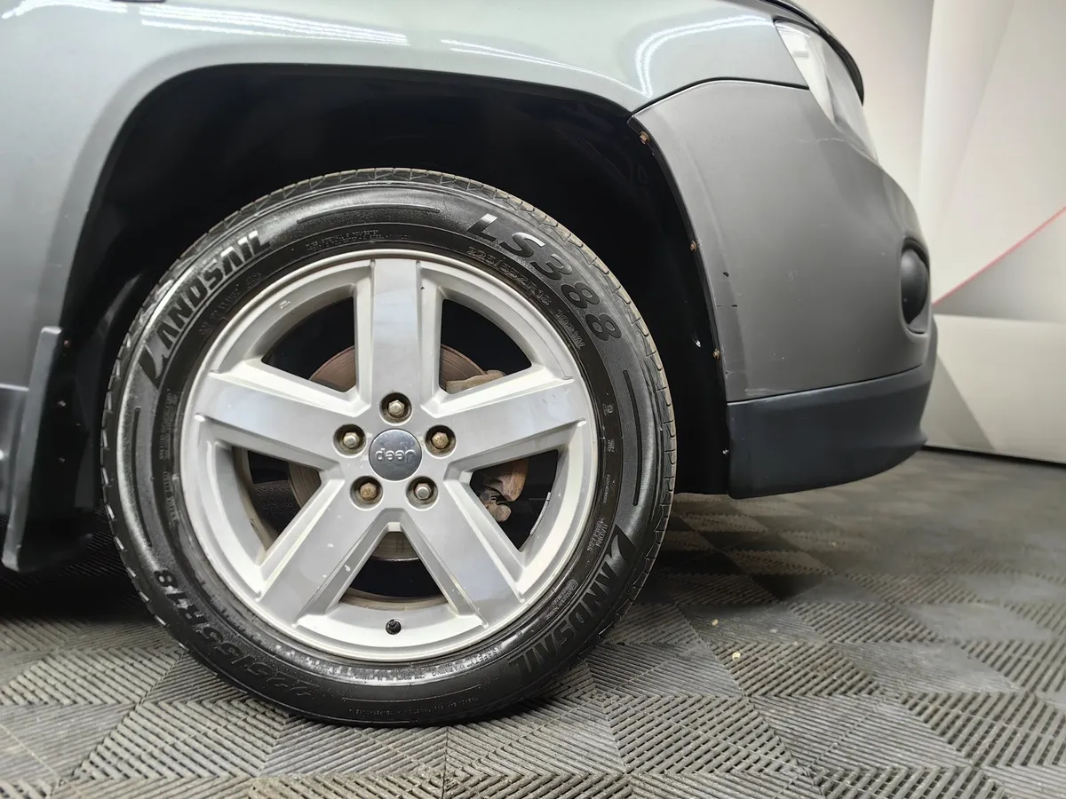 Jeep Compass 2.4 CVT (170 л.с.) Серый в АВИЛОН. Слайд №9
