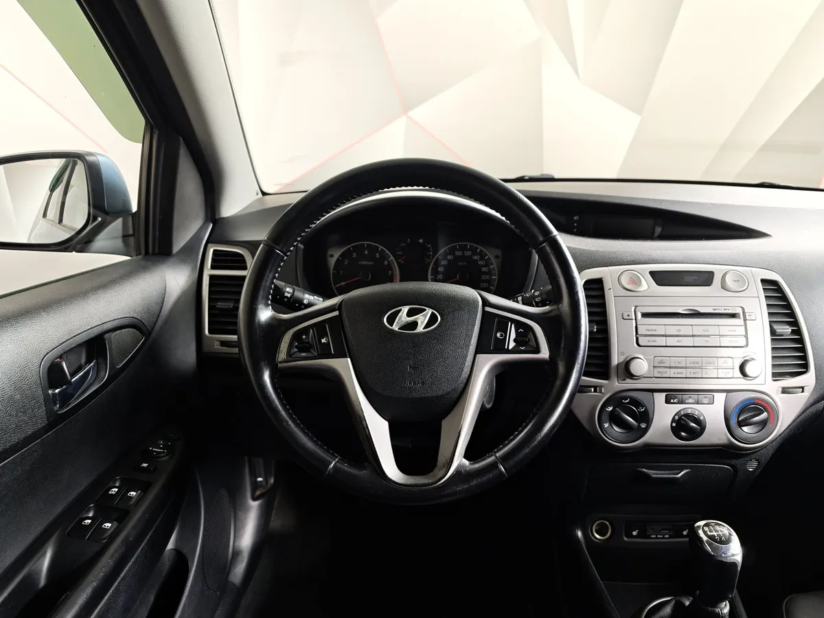 Hyundai i20 1.4 AT (101 л.с.) Голубой в АВИЛОН. Слайд №20
