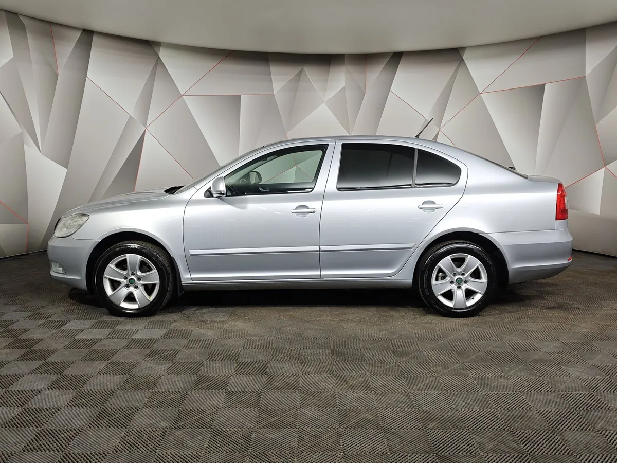 Skoda Octavia 1.8 TSI AT (152 л.с.) Серебристый в АВИЛОН. Слайд №5