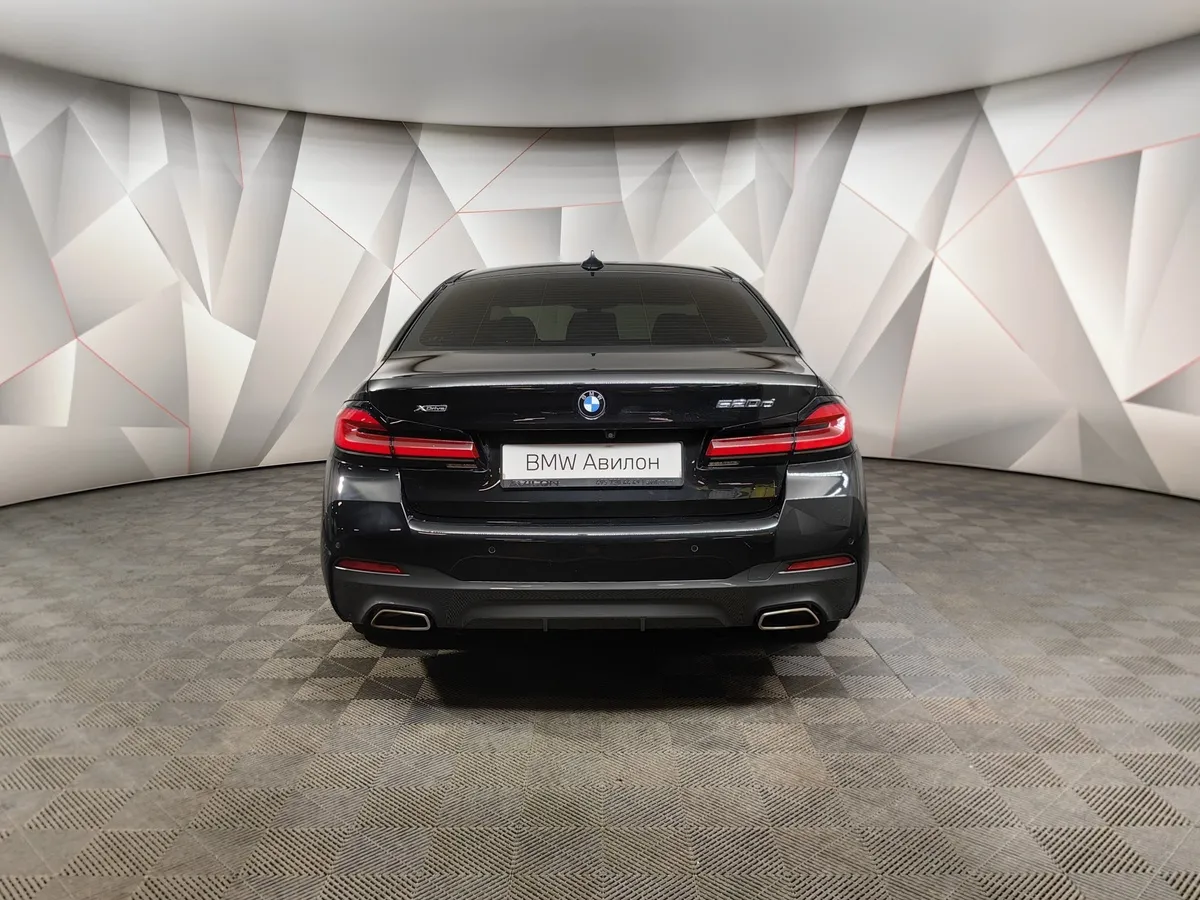 BMW 5 серия 520d xDrive Steptronic (190 л.с.) M Sport Черный в АВИЛОН. Слайд №4