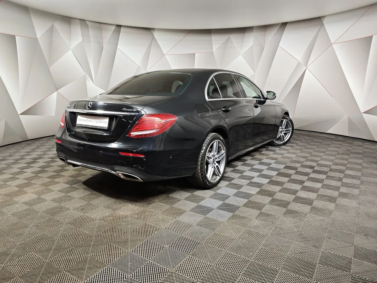 Mercedes-Benz E-Класс E 200 4MATIC 9G-TRONIC (184 л.с.) Sport Черный в АВИЛОН. Слайд №2