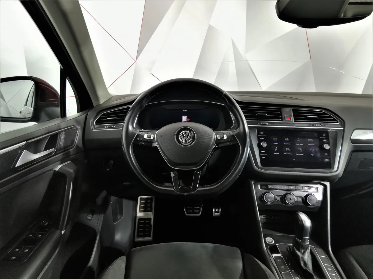 Volkswagen Tiguan 2.0 TSI 4Motion DSG (180 л.с.) Highline Красный в АВИЛОН. Слайд №19